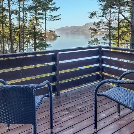 別荘 2 Bedroom Cozy In Jørpeland