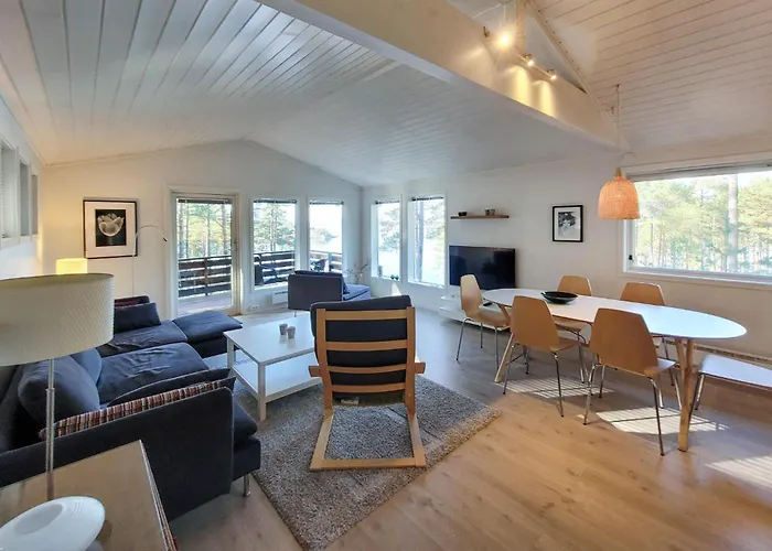 Semesterbostad 2 Bedroom Cozy In