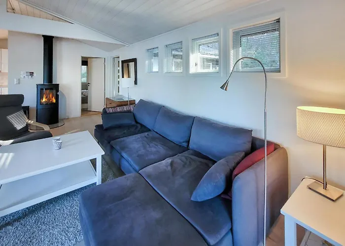 2 Bedroom Cozy In Semesterbostad