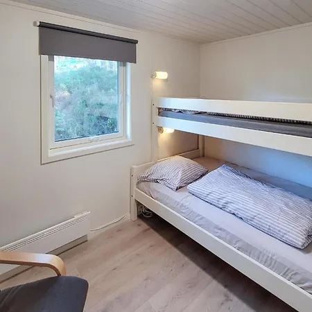 Prázdninový dům 2 Bedroom Cozy In *